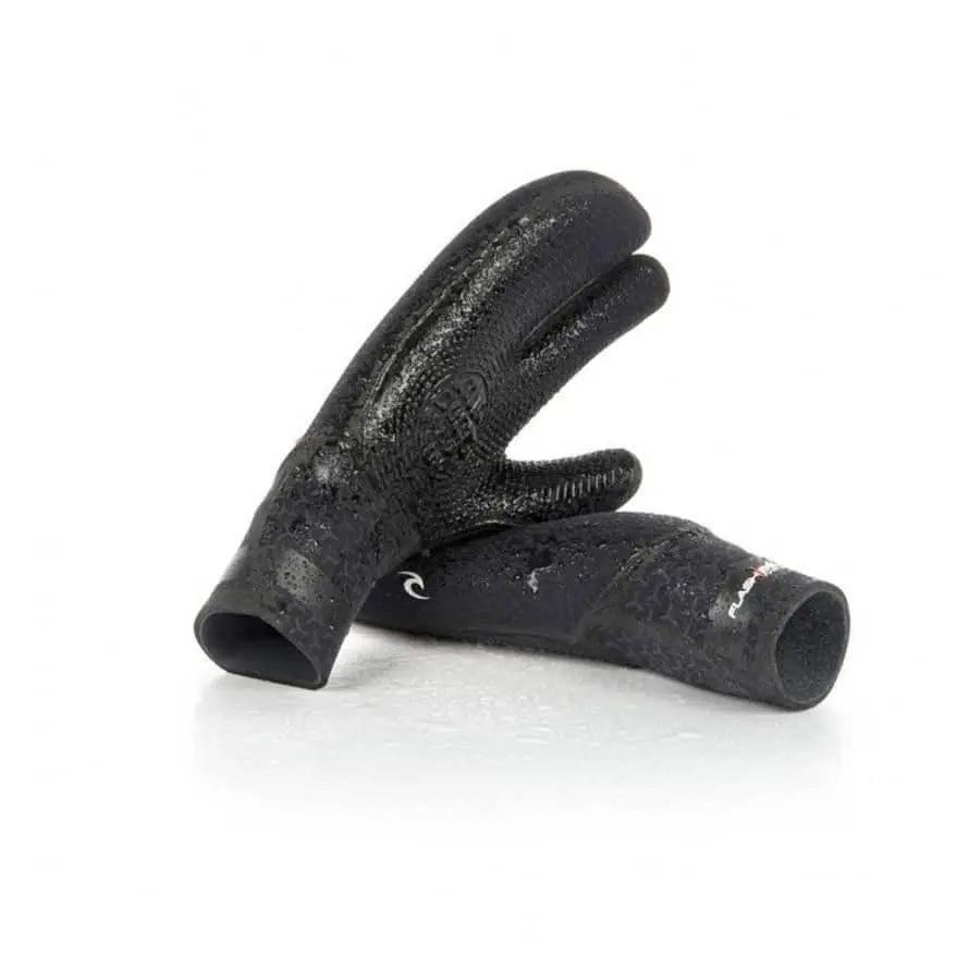 Gants 5 doigts vs moufles : quel choix pour surfer en hiver ? đ§€đââïž