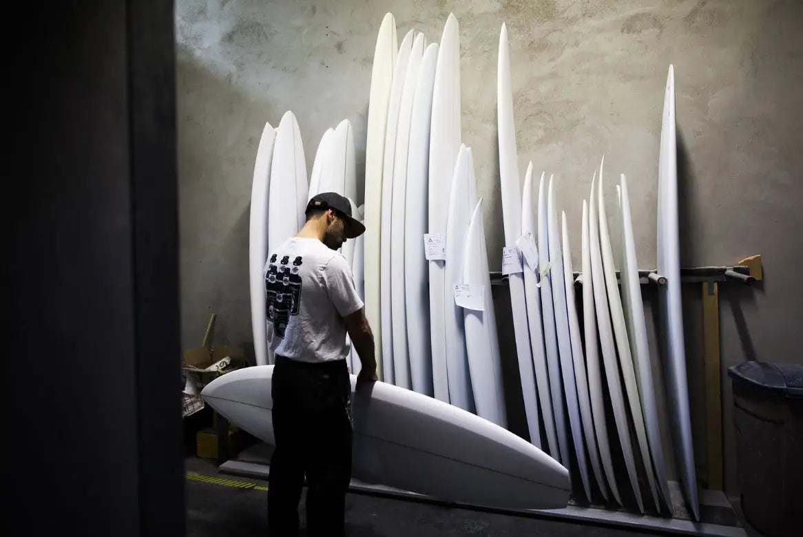 Le Guide Complet pour Sélectionner Votre Surfboard (Planche de Surf)