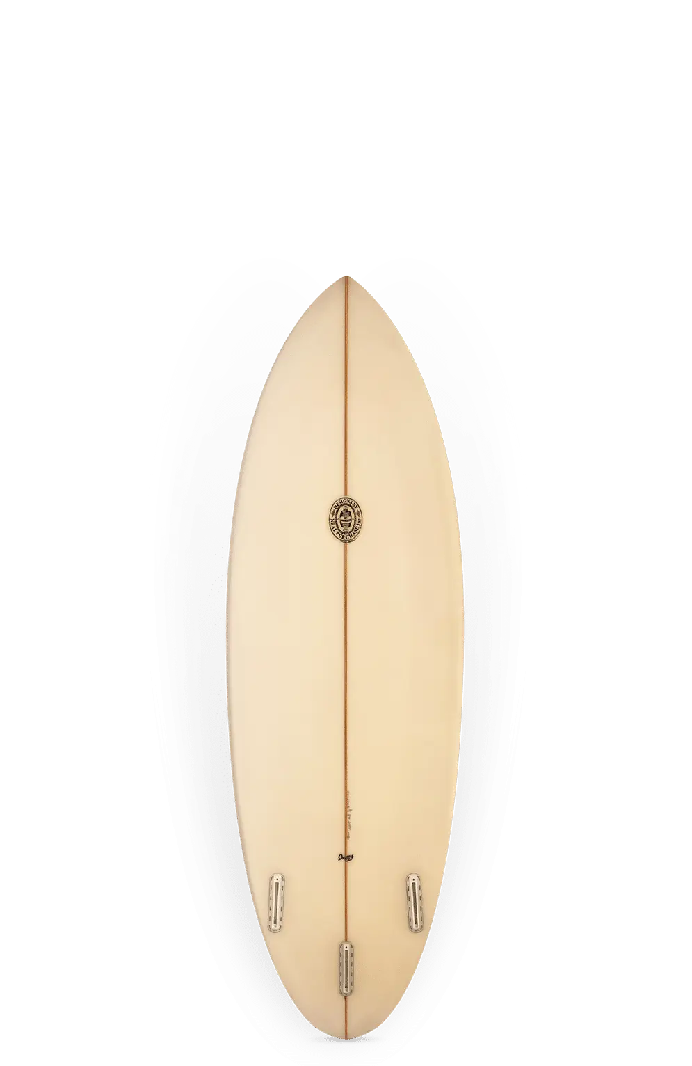 Shapers-Club- Un Chippa Twin + 1 planche de surf (5'6" x 20" x 2 5/8") en beige, doté d'un nez arrondi et de plusieurs boîtiers d'ailerons, est présenté d'en haut sur un fond blanc avec des ombres latérales grises douces. -surfshop-surfboard