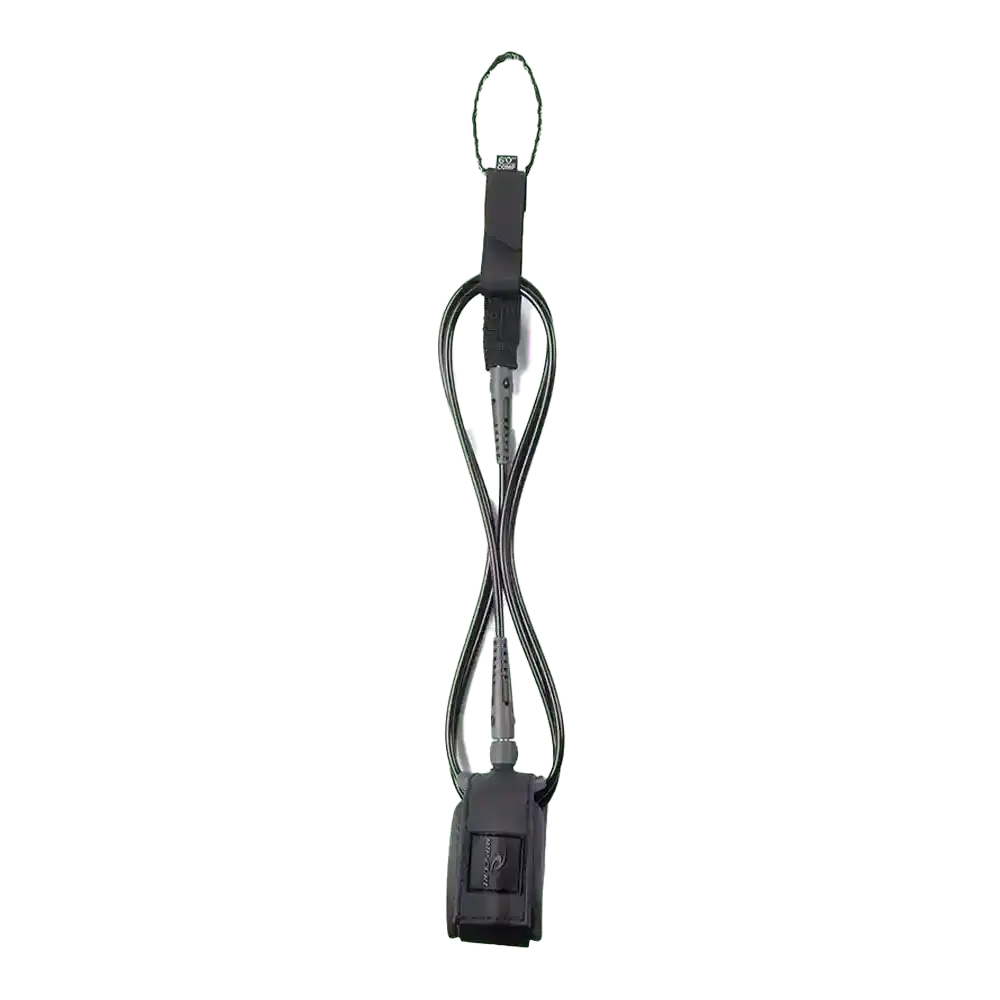 Shapers-Club- Le 6.0 COMP LEASH SURF GRIP en noir présente un design spiralé et une sangle de cheville rembourrée, offrant une connexion sécurisée entre le surfeur et la planche de surf. -surfshop-surfboard