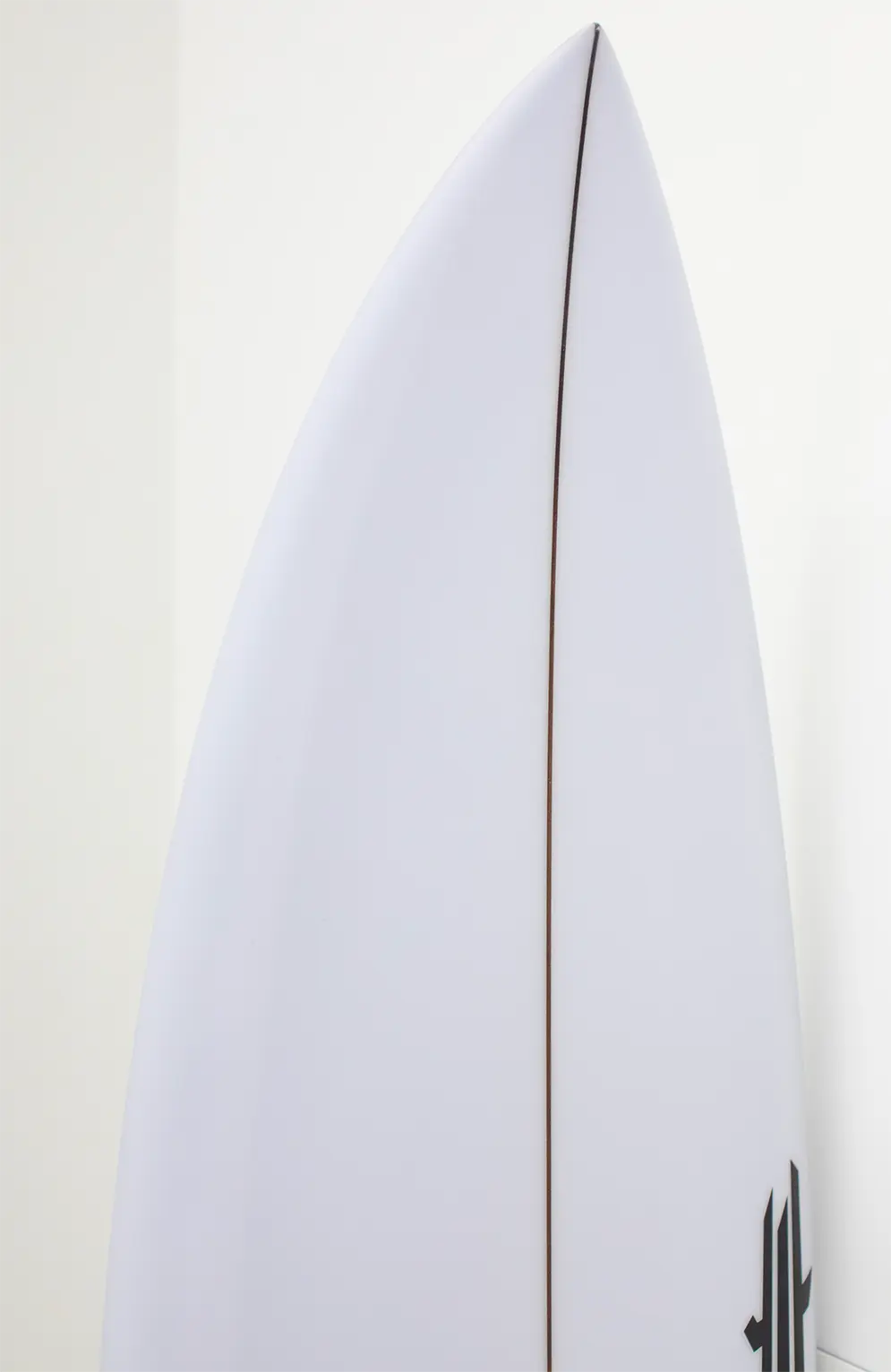 Cardinal surfboards - Twin perf round pin channel - 5'7" x 19 1/2" x 2 3/8" - 26,8L Shapers club