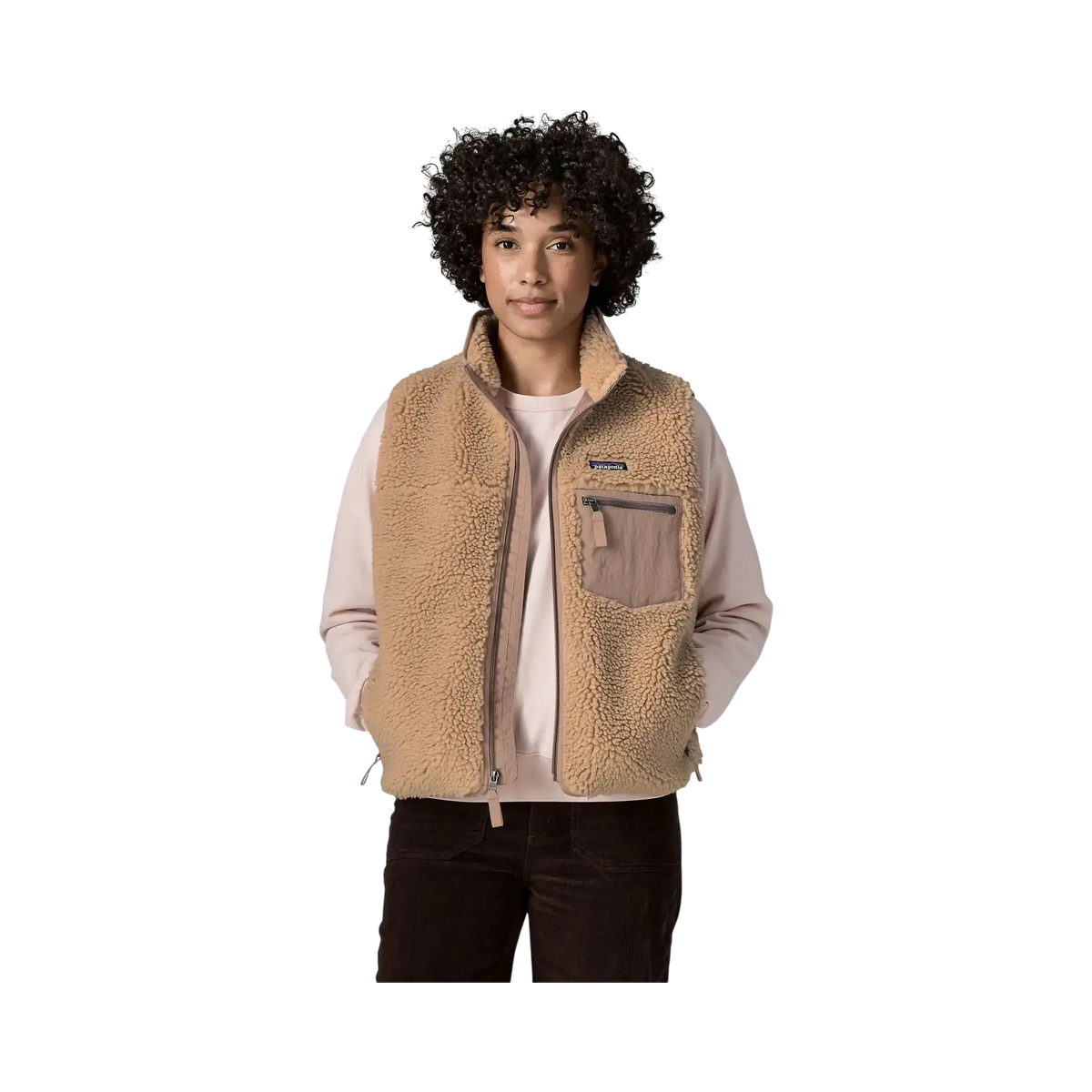 Patagonia W's Classic Retro-X Vest beige - Sherpa vest on transparent background - Surfshop Shapers Club House, La Rochelle