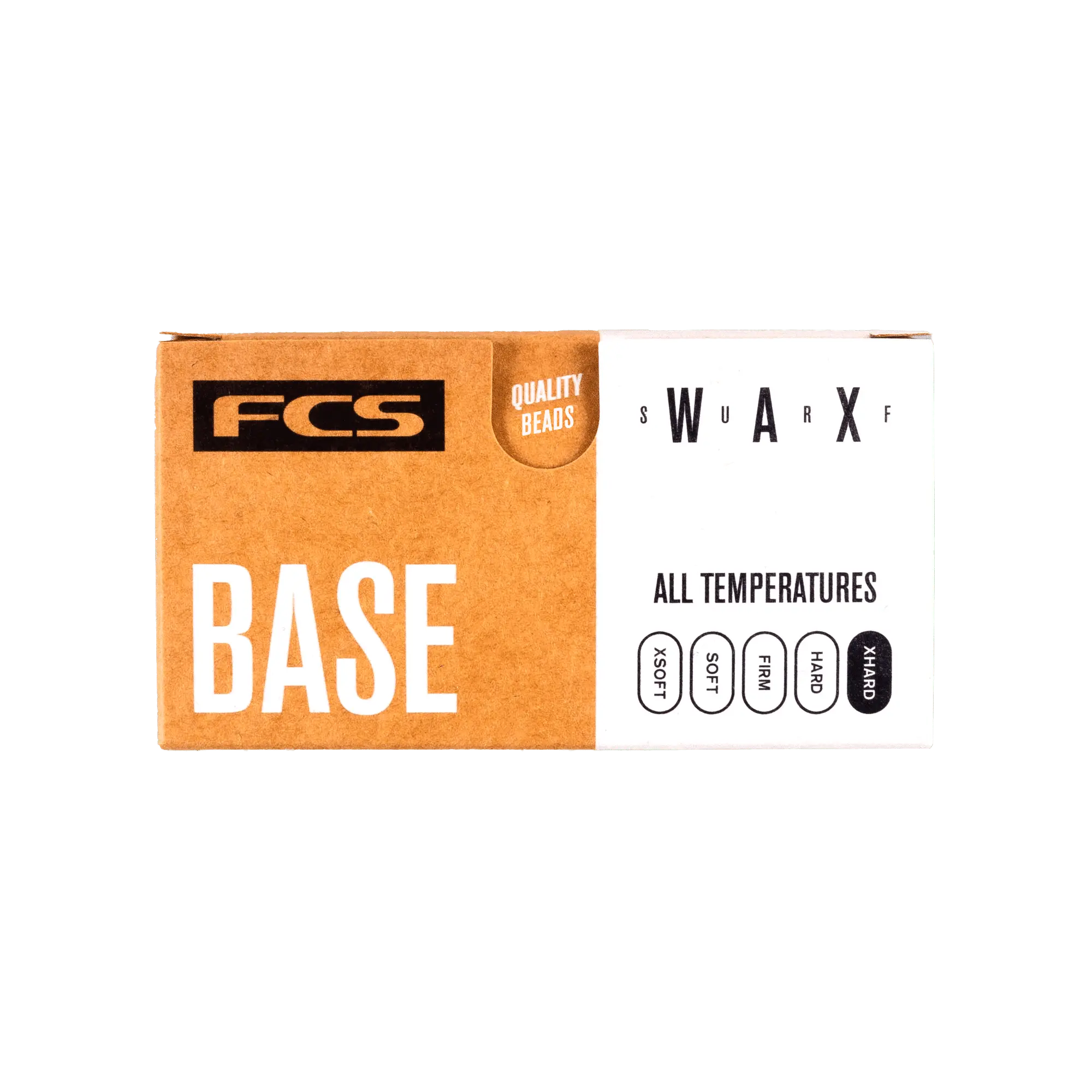 Shapers-Club- Une boîte en carton de FCS - Wax - Base sur fond vert. L'étiquette indique « FCS BASE », ce qui indique qu'elle convient à « toutes les températures ». En mettant l'accent sur les « perles de qualité », la cire classe les températures comme fraîches, chaudes, tropicales et froides. -surfshop-surfboard