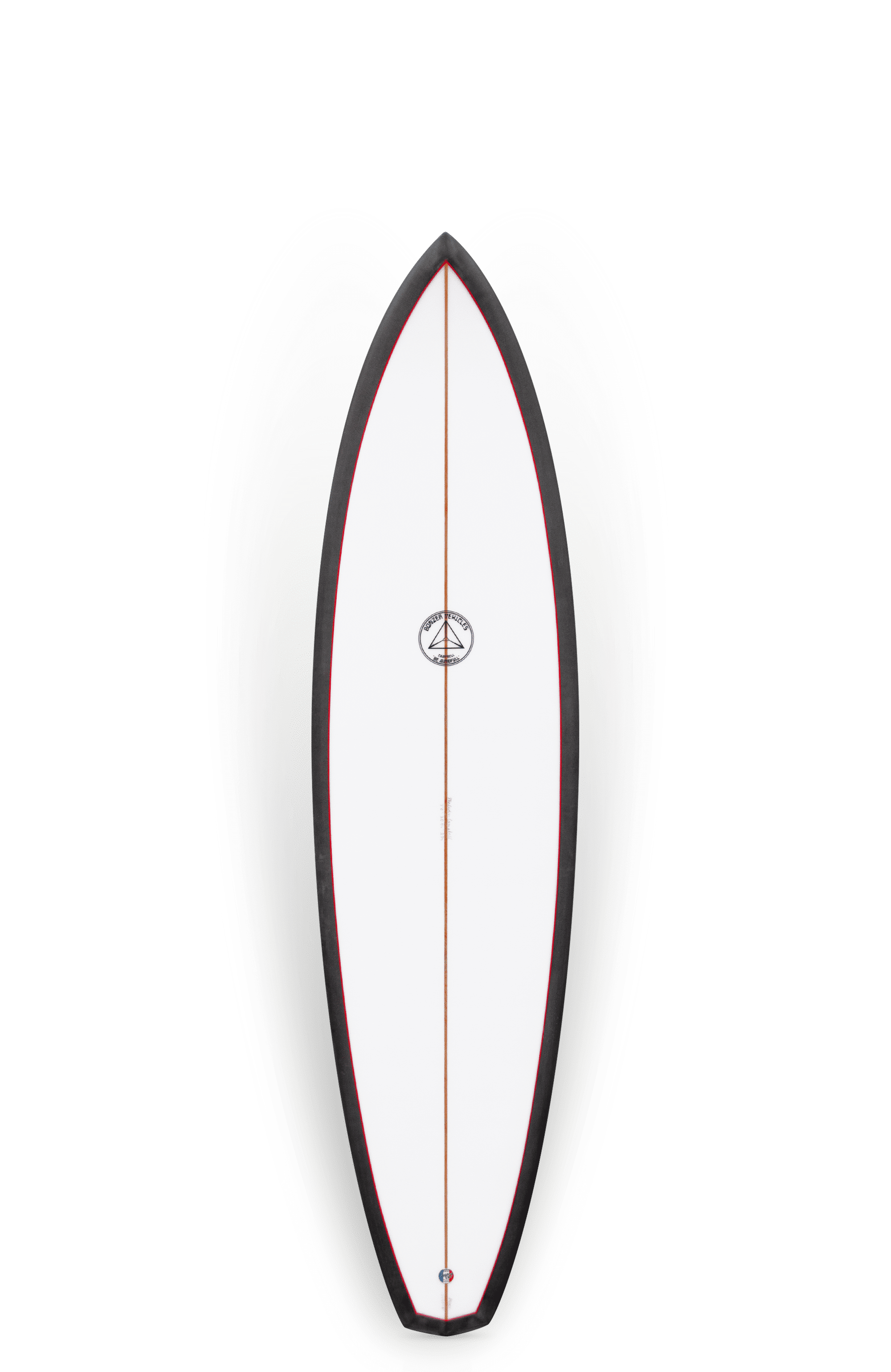 Shapers-Club- Une planche de surf Campbell Brothers - Russ Short 7'0" x 20' 3/4" x 2' 3/4" est présentée à l'endroit. La planche blanche aux bords noirs et à la bordure rouge présente une pointe, un fond arrondi et un logo près du centre supérieur. -surfshop-surfboard