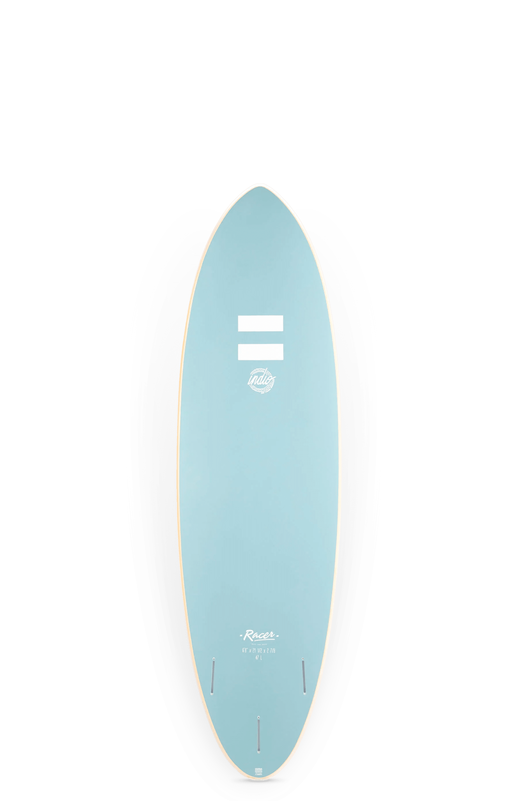 Shapers-Club- Image d'une planche de surf avec un dessus bleu pastel élégant et deux lignes horizontales blanches près de la pointe. Elle présente un design lisse et arrondi avec le nom de la marque « Rellie » et le modèle « Rensta » écrits près du bas. La planche, une INDIO ULTRA Endurance RACER 6'0 Sand, repose sur ses ailerons au milieu du sable mou. -surfshop-surfboard