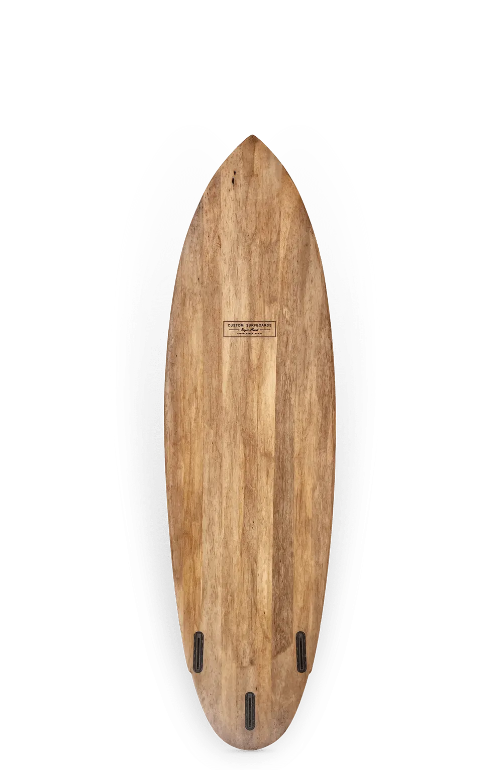 Shapers-Club- La planche de surf en bois Masters, fabriquée avec Agave Epoxy Bio, présente un motif de grain naturel et trois fentes d'ailerons noires en bas. Positionnée à la verticale sur un fond blanc, elle incarne l'élégance grâce à ses dimensions détaillées de 6'9" x 21 1/2" x 2 3/4". -surfshop-surfboard