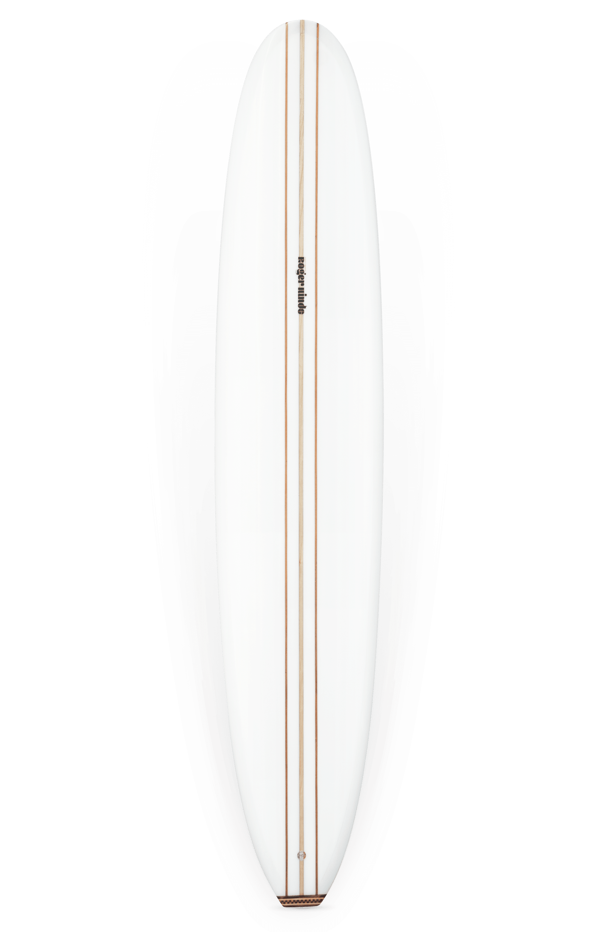 Shapers-Club- La planche de surf modèle Joel de Pinder Hawaii, mesurant 9'7" x 23" x 3' 1/8", présente une finition blanche avec deux longerons en bois marron qui descendent au centre de haut en bas. Le mot "Haydenshapes" est imprimé près du haut en petites lettres noires. Cette planche de surf, qui ressemble aux modèles vus chez Pinder Hawaii, a un nez et une queue arrondis et est affichée verticalement. -surfshop-surfboard