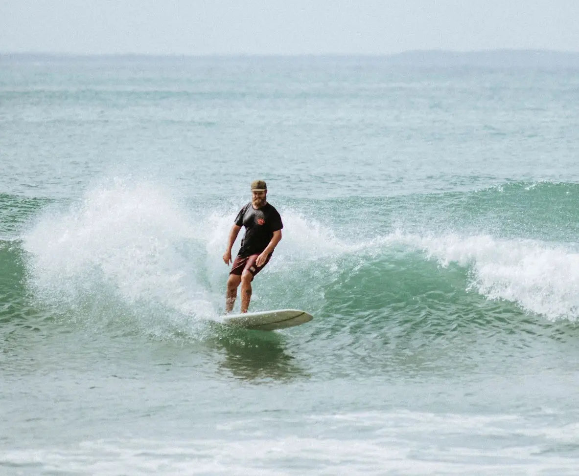 Thomas Bexon revient au Shapers Club – Réservez votre planche de surf custom dès maintenant