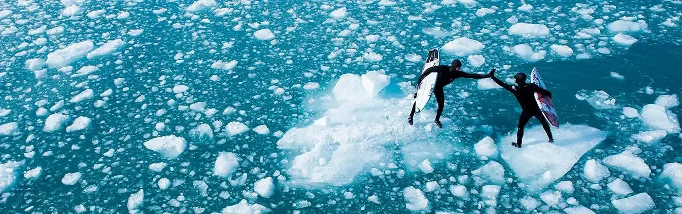 Comment choisir les meilleurs gants de combinaison pour surfer en hiver ? 🧤🌊