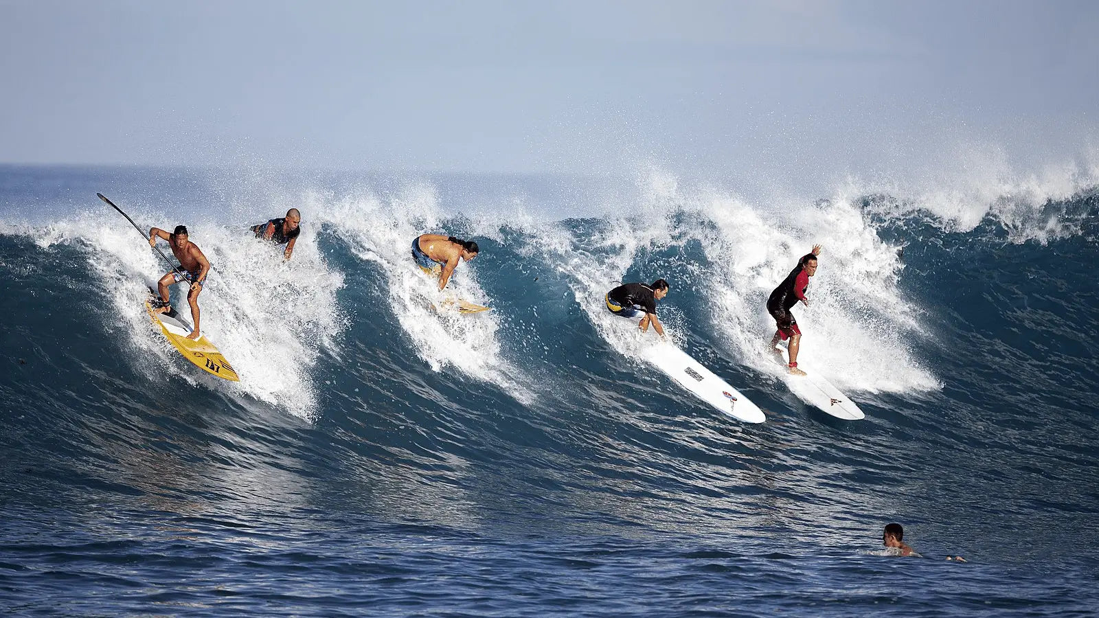 Les Règles de Priorité en Surf : Guide Complet pour Surfer en Toute Sécurité
