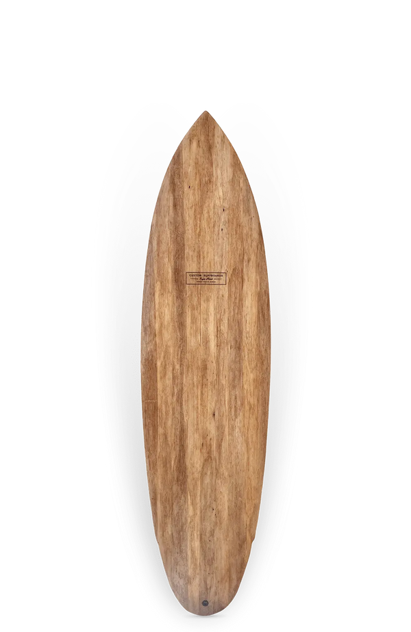 Shapers-Club- Un skimboard en bois de 6'9" x 21 1/2" x 2 3/4", The Masters - Agave Epoxy Bio, présentant un motif de grain naturel et des extrémités effilées, est placé sur un fond neutre. -surfshop-surfboard