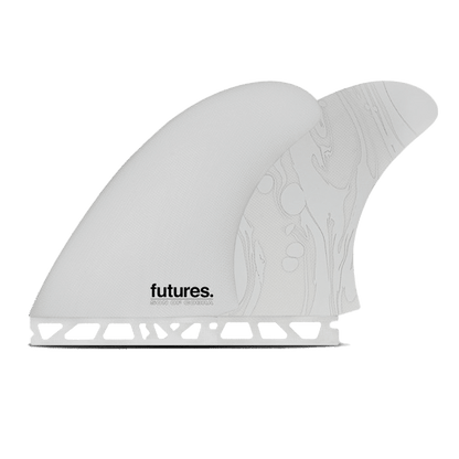 Shapers-Club- Le Futures - Son of Cobra Twin Gris est doté de deux ailerons de planche de surf blancs avec un motif texturé et marbré. Ces ailerons, fruit d'une collaboration entre Futures et la série Son of Cobra Twin, sont montés sur une base avec des sections découpées pour améliorer la flexibilité et réduire le poids. Le logo Futures noir est imprimé sur l'un des ailerons. -surfshop-surfboard
