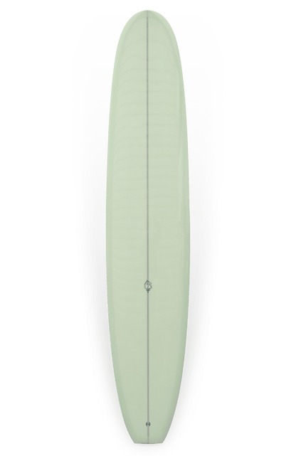 Shapers-Club- Vue aérienne du Dead Kooks - Casbah 9'6" x 22' 3/4" x 2' 3/4", qui présente une teinte vert clair. Cette planche de surf longboard présente une finition lisse, un nez légèrement arrondi et une configuration à une seule dérive. Un longeron central s'étend sur toute sa longueur sur un fond blanc pur. -surfshop-surfboard