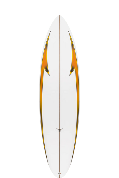 Shapers-Club- La planche de surf Channel twin 7'4" x 21' 1/2" x 2' 3/4", dotée d'un design blanc élégant accentué de motifs dynamiques jaunes et orange ressemblant à des flammes le long des bords, est savamment façonnée pour fendre les vagues et est affichée sur un fond uni. -surfshop-surfboard