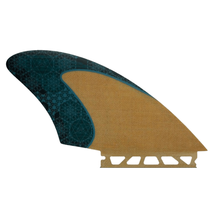 Shapers-Club- L'aileron de planche de surf Futures - Dave Rastovich Keel Jute Honey Comb présente un design géométrique bleu foncé et naturel semblable au bois, orné de motifs complexes sur la partie bleue. Il est compatible avec les systèmes Futures et comprend une structure découpée à la base pour la fixation à votre planche de surf. Le fond est transparent. -surfshop-surfboard