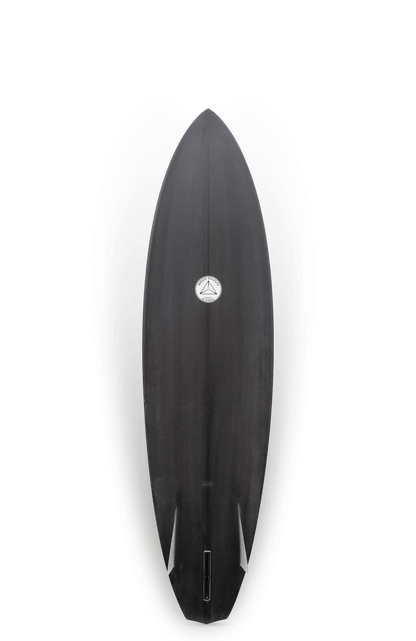 Shapers-Club- Une planche de surf noire Campbell Brothers - Russ Short 7'0" x 20' 3/4" x 2' 3/4" avec une finition brillante présentée sur un fond blanc. Le modèle Russ Short présente un design lisse et épuré avec des courbes subtiles et une pointe pointue. Orné du logo emblématique Campbell Brothers près du centre et équipé d'un seul aileron en bas, il est conçu pour la performance. -surfshop-surfboard