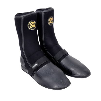 Chaussons de surf Surfshop - Shapers Club House Wetty Ultimate Asahi 5mm noirs en néoprène avec sangle de maintien