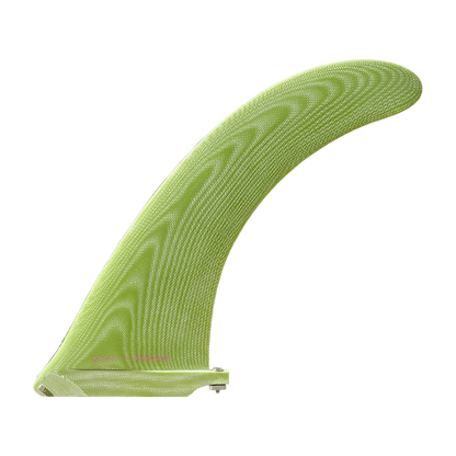 Shapers-Club- Une seule dérive de planche de surf verte AK BMT Super Flex V2 9.25 se dresse sur un fond uni avec un motif texturé et une pointe incurvée, mettant en valeur son design élégant. -surfshop-surfboard