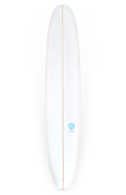 Shapers-Club- Une planche de surf CI LOG 9'6 x 23 x 3"1/8 en blanc, avec un logo bleu subtil près du bas. La planche présente un design épuré et une finition brillante immaculée. -surfshop-surfboard