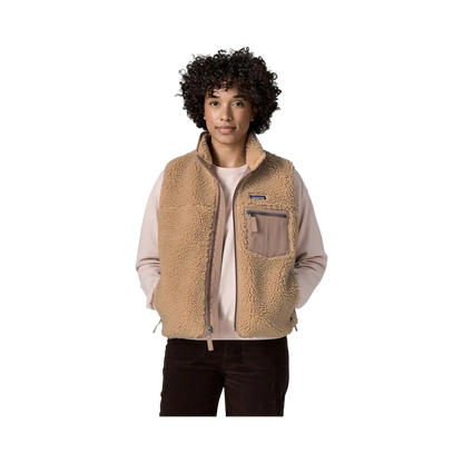 Patagonia W's Classic Retro-X Vest beige - Sherpa vest on transparent background - Surfshop Shapers Club House, La Rochelle