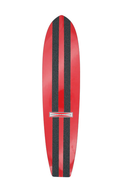 Shapers-Club- Le SurfSkate Gordon & Smith 25" en Rouge Cerise présente deux bandes verticales noires et le logo emblématique près du centre sur un fond transparent. -surfshop-surfboard