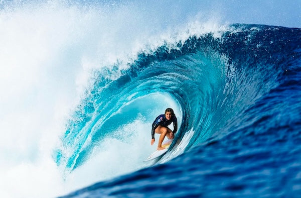 Caroline Marks, team Lost Surfboards, dans un tube