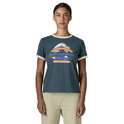 Patagonia W's Great Waves Ringer Tee bleu porte - T-shirt ringer sur fond transparent - Surfshop Shapers Club House, La Rochelle