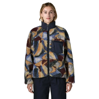 Patagonia W's Classic Retro-X Jkt bleu - Veste sherpa sur fond transparent - Surfshop Shapers Club House, La Rochelle