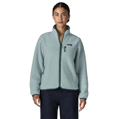 Patagonia W's Retro Pile Jkt bleu - Veste sherpa sur fond transparent - Surfshop Shapers Club House, La Rochelle