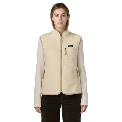 Patagonia W's Retro Pile Vest beige - Gilet sherpa sur fond transparent - Surfshop Shapers Club House, La Rochelle